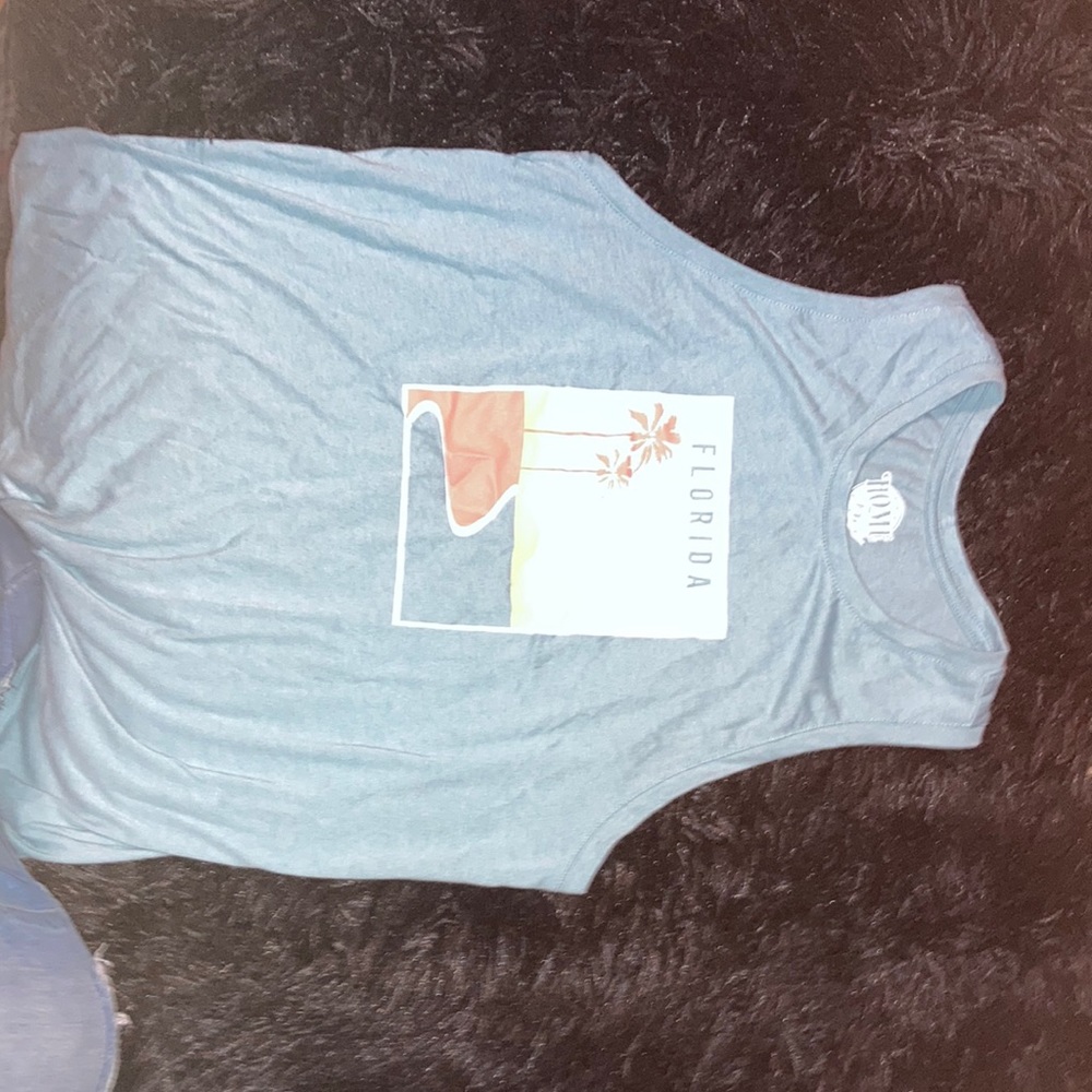 Great condition, blue, Florida with a picture